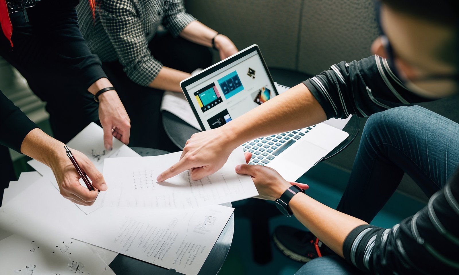 unblurimageai ec62a846a91728e8a24c1520a4d459be